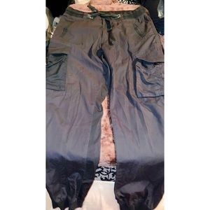 LR Scoop Cargo Black Pants